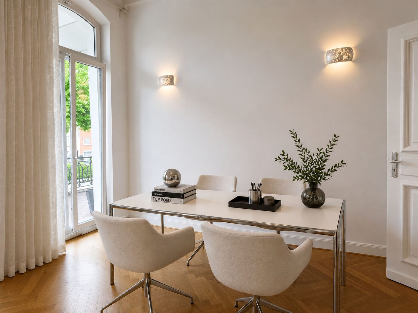 Beratungsgespräch im Büro von Immobilienservice OWL in Bad Oeynhausen