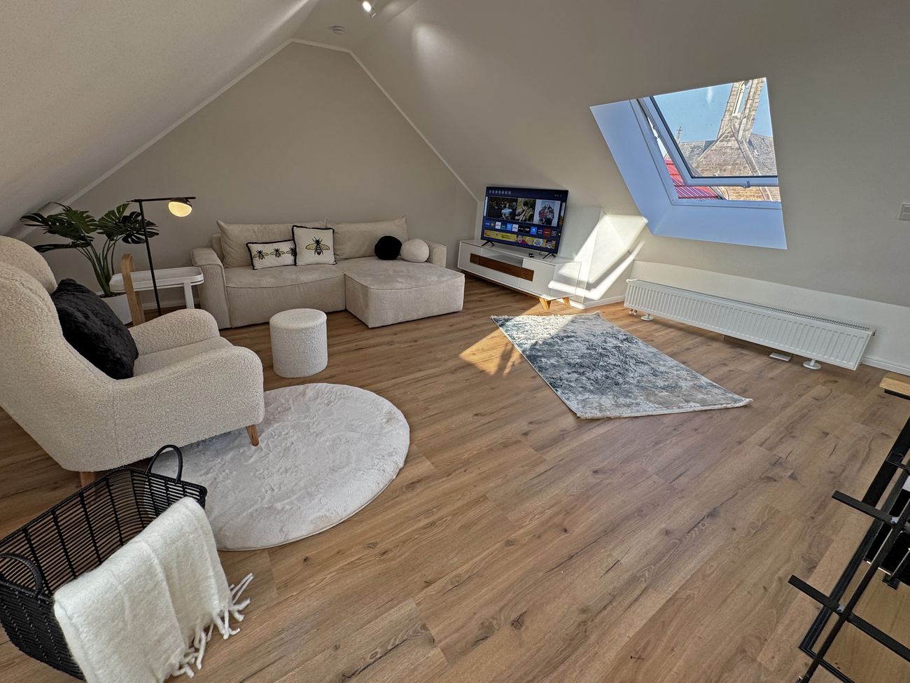 Wohnbereich auf der Galerie einer Maisonette